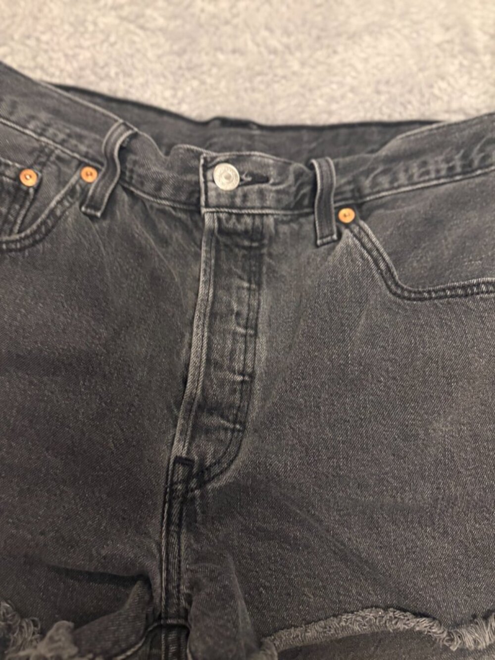 Levi's 90's Black Denim Distressed Shorts Size W32 - Picture 4 of 9